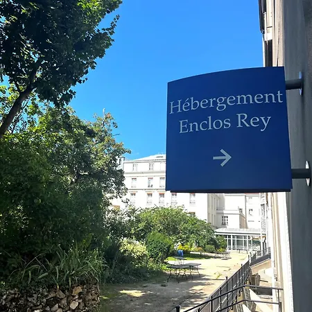 Hotellerie L'enclos Rey Hotel *