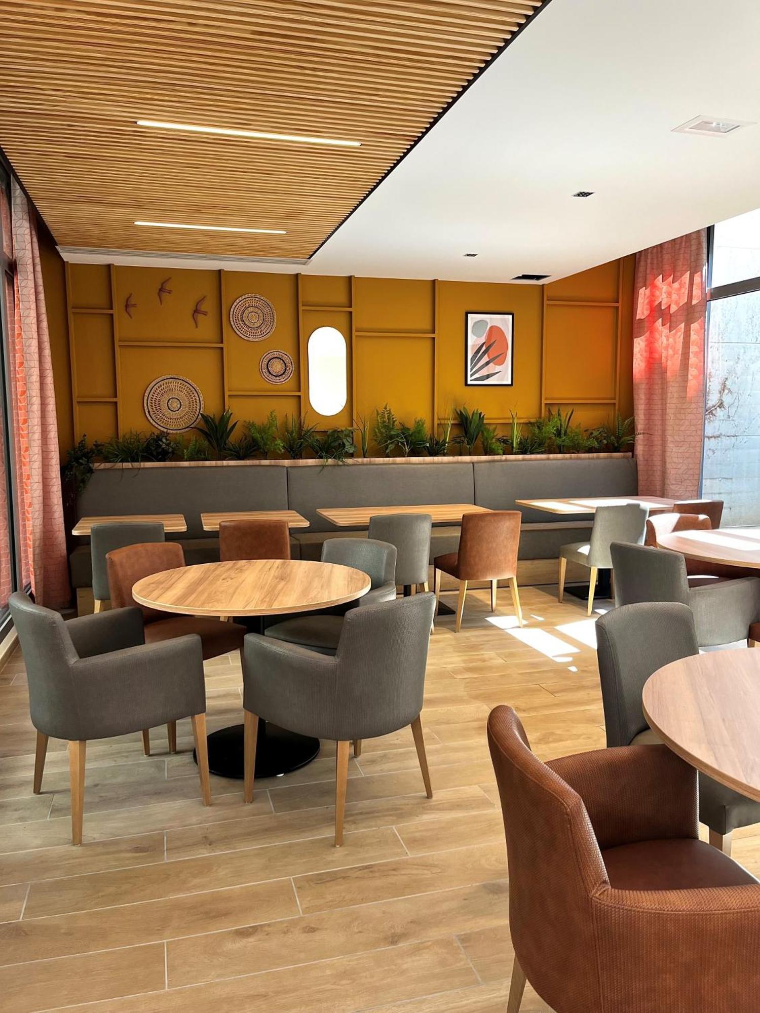 Hotellerie L'enclos Rey *